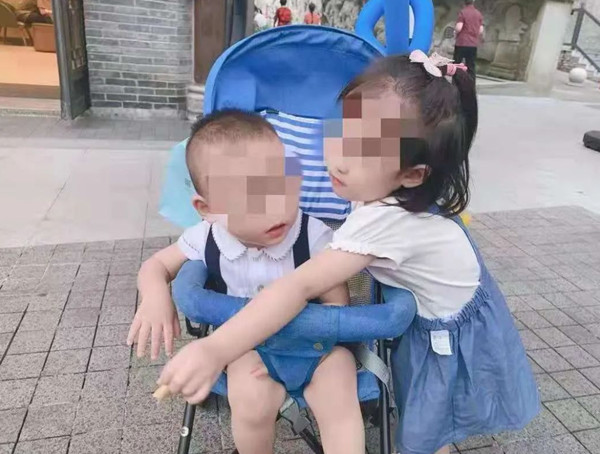 重庆两子_副本.jpg